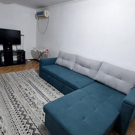 Apartment On Toktogula Bishkek Exteriör bild