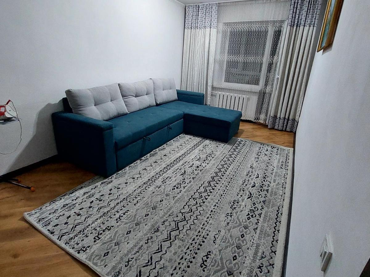 Apartment On Toktogula Bishkek Exteriör bild
